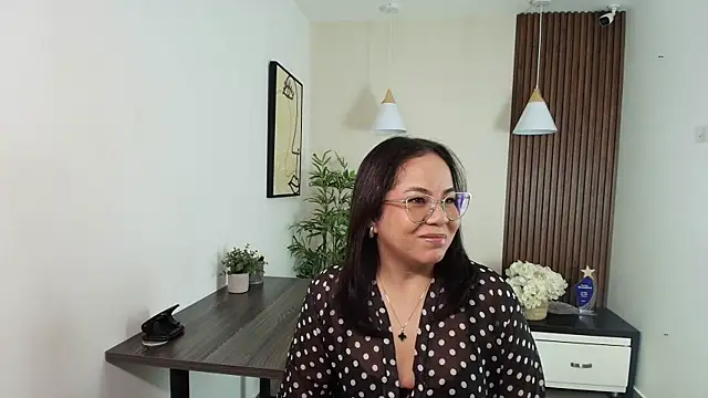  Victoria Collins online show from April 27, 2026, 12:03 pm