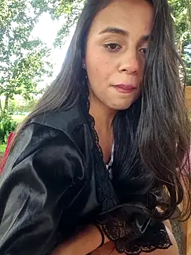 Snapshot of Lunaluxe1001 chatting on December 4, 2025, 1:21 pm Lunaluxe1001 online show from December 4, 2025, 1:21 pm