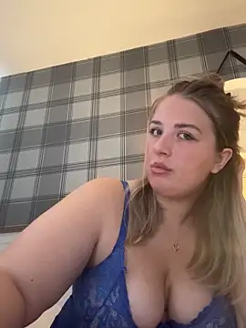 Snapshot of CutieCurvyGirlxo chatting on October 11, 2025, 3:13 pm CutieCurvyGirlxo online show from October 11, 2025, 3:13 pm