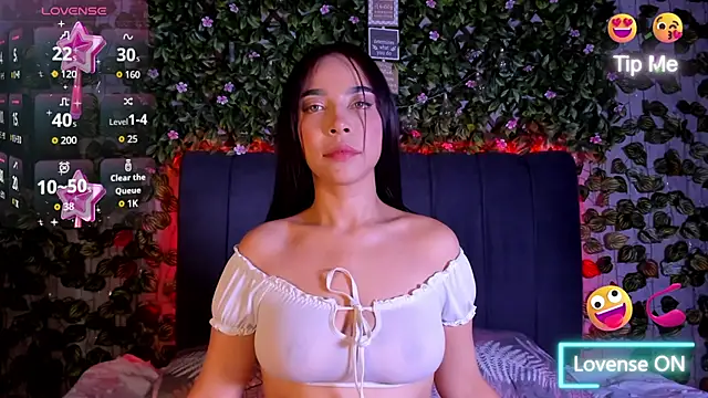 evelin 33 online show from October 1, 2025, 8:13 pm