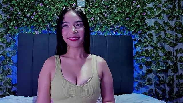 evelin 33 online show from September 19, 2025, 7:07 pm