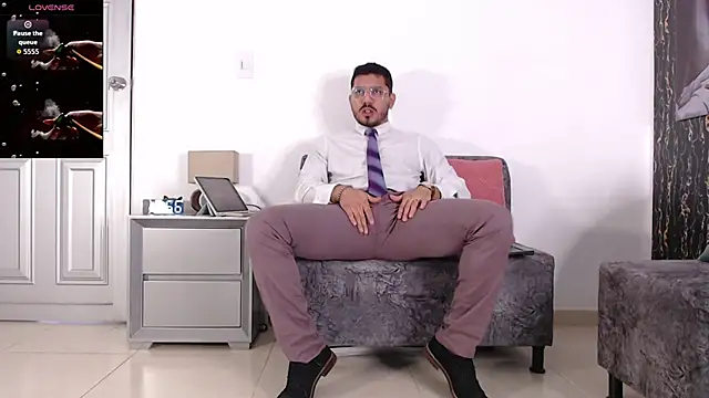 samuelcoopeer online show from December 17, 2025, 4:56 pm