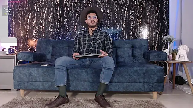 Snapshot of samuelcoopeer chatting on October 28, 2025, 1:10 pm samuelcoopeer online show from October 28, 2025, 1:10 pm