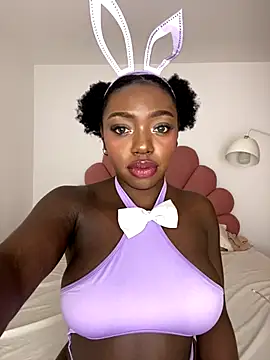 alissradiante1 online show from November 1, 2025, 12:06 am