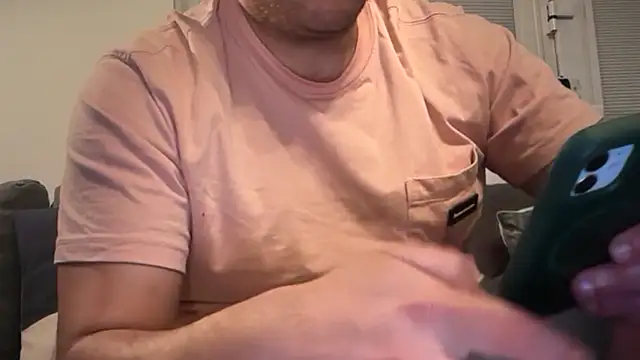 Snapshot of CloudyMuscleBeefy chatting on April 9, 2026, 6:15 am CloudyMuscleBeefy online show from April 9, 2026, 6:15 am