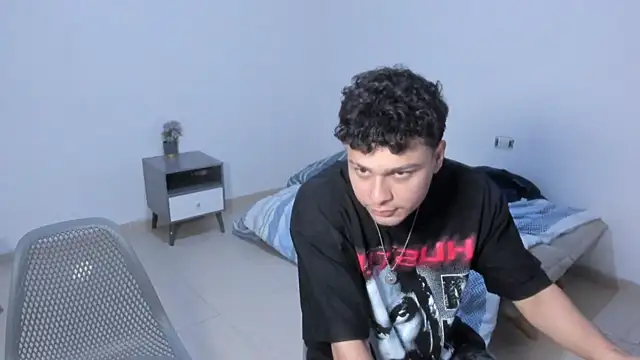Snapshot of Santy_Stump chatting on June 28, 2026, 10:38 pm Santy Stump online show from June 28, 2026, 10:38 pm