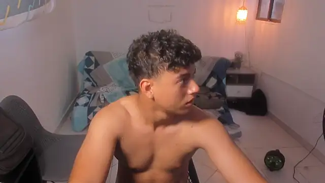 Snapshot of Santy_Stump chatting on July 23, 2026, 9:22 pm Santy Stump online show from July 23, 2026, 9:22 pm