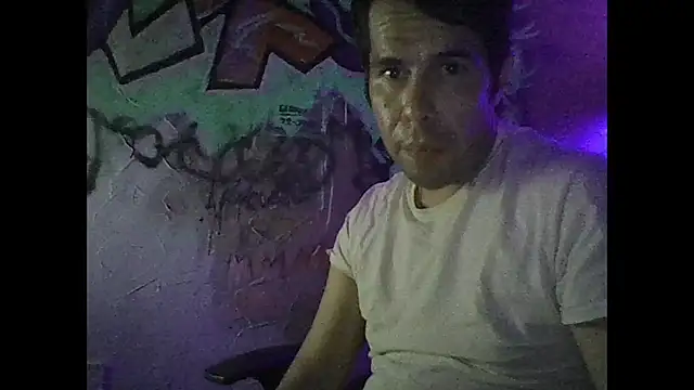 Snapshot of Gc-g chatting on November 3, 2025, 7:13 am Gc-g online show from November 3, 2025, 7:13 am