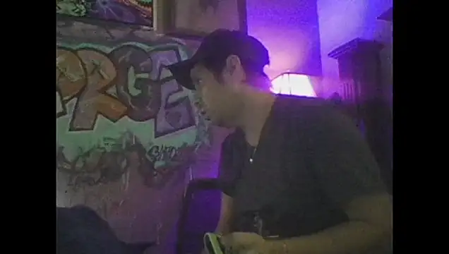 Snapshot of Gc-g chatting on October 31, 2025, 2:35 pm Gc-g online show from October 31, 2025, 2:35 pm