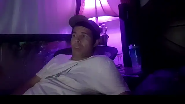 Snapshot of Gc-g chatting on November 18, 2025, 10:18 am Gc-g online show from November 18, 2025, 10:18 am