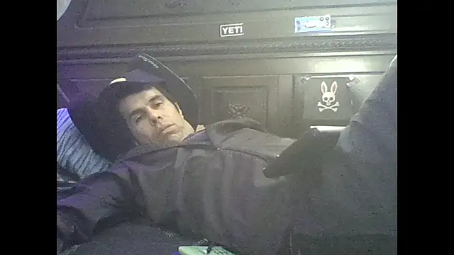 Snapshot of Gc-g chatting on November 4, 2025, 8:23 pm Gc-g online show from November 4, 2025, 8:23 pm