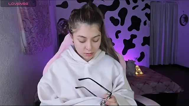 abbie jensen  online show from January 16, 2026, 5:11 am