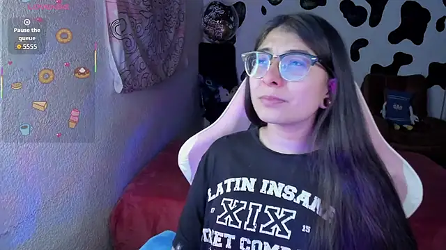 abbie jensen  online show from October 30, 2025, 2:21 am