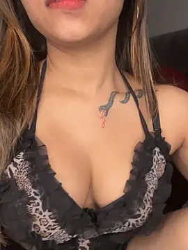 Snapshot of Scarlett_1819 chatting on November 14, 2025, 6:44 pm Scarlett 1819 online show from November 14, 2025, 6:44 pm