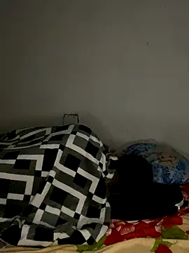 Snapshot of soy-tuyo- chatting on November 12, 2025, 4:27 am soy-tuyo- online show from November 12, 2025, 4:27 am