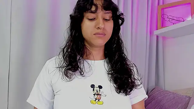 Snapshot of niia7 chatting on February 20, 2026, 7:38 pm niia7 online show from February 20, 2026, 7:38 pm