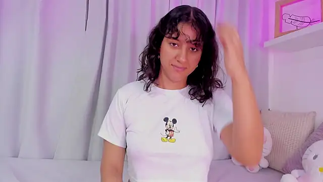 Snapshot of niia7 chatting on March 2, 2026, 7:43 pm niia7 online show from March 2, 2026, 7:43 pm