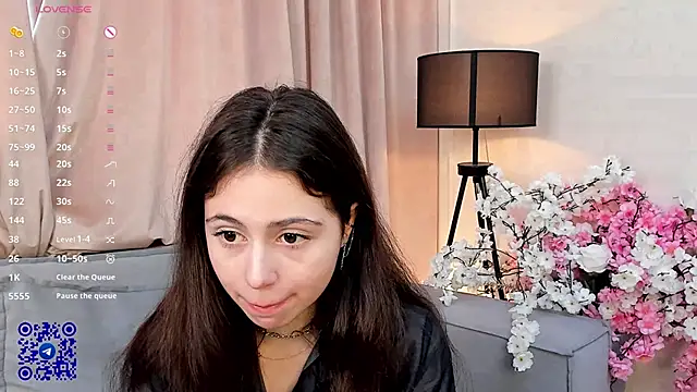 JulianaChapel online show from September 18, 2025, 10:40 am