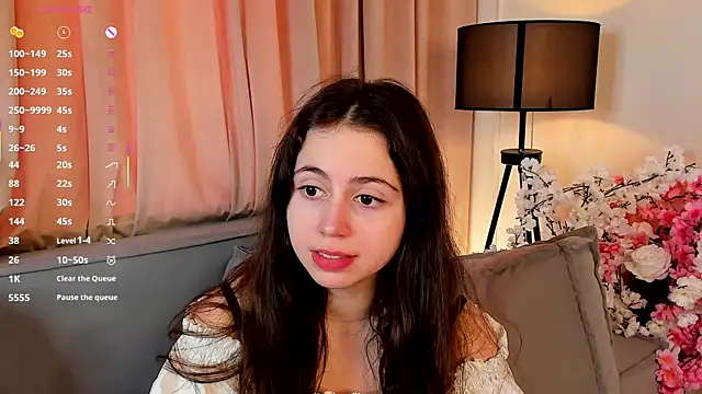 JulianaChapel online show from September 15, 2025, 8:04 am