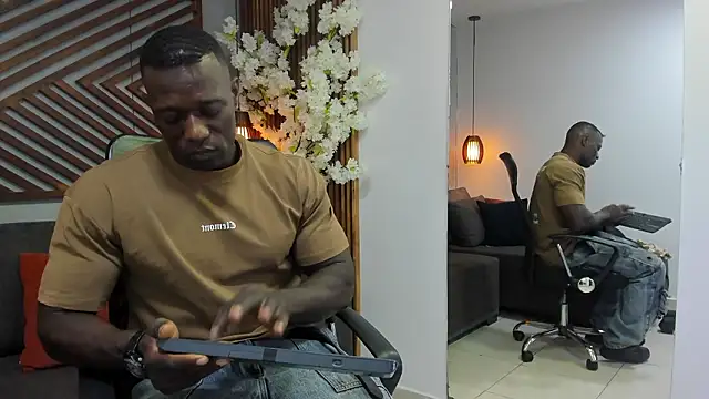 MarcusBlack  online show from February 12, 2026, 3:01 pm