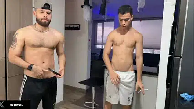 Snapshot of zoneboys chatting on October 9, 2025, 10:10 pm zoneboys online show from October 9, 2025, 10:10 pm