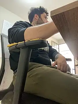 Snapshot of uto857 chatting on November 26, 2025, 3:56 pm uto857 online show from November 26, 2025, 3:56 pm