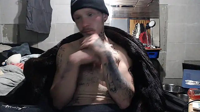 Snapshot of mastertrap chatting on November 17, 2025, 7:56 am mastertrap online show from November 17, 2025, 7:56 am