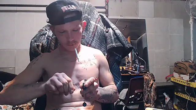 Snapshot of mastertrap chatting on December 3, 2025, 7:41 am mastertrap online show from December 3, 2025, 7:41 am