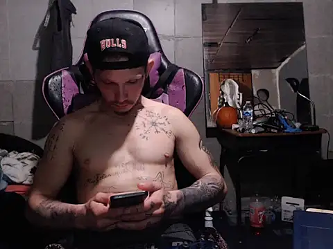 Snapshot of mastertrap chatting on November 28, 2025, 6:57 am mastertrap online show from November 28, 2025, 6:57 am