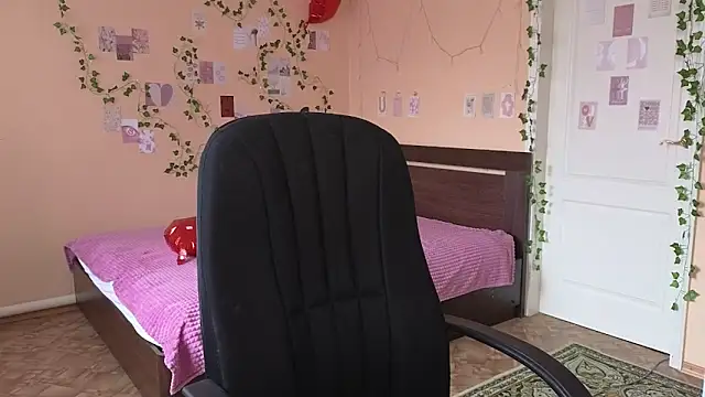 Ronda Roni online show from April 13, 2026, 5:11 am