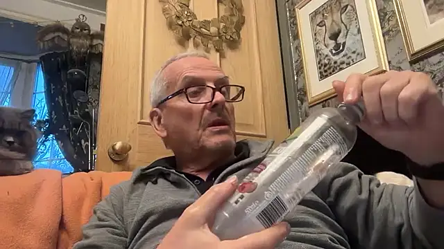 poggles online show from December 2, 2025, 4:09 pm