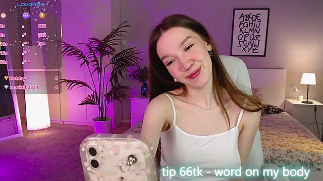 Shriya Sarann online show from October 19, 2025, 2:09 pm