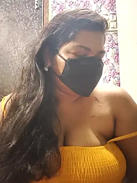 Snapshot of Liyaa_24 chatting on May 8, 2026, 5:06 pm Liyaa 24 online show from May 8, 2026, 5:06 pm