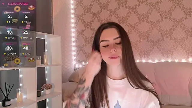 HolyMiax online show from November 17, 2025, 3:32 am