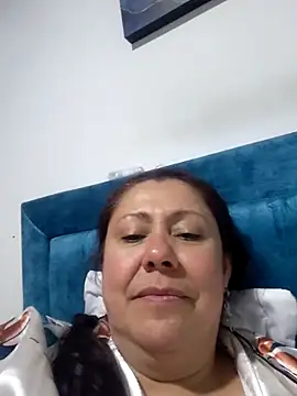Snapshot of EmmaJhomson chatting on June 18, 2026, 1:15 am EmmaJhomson online show from June 18, 2026, 1:15 am
