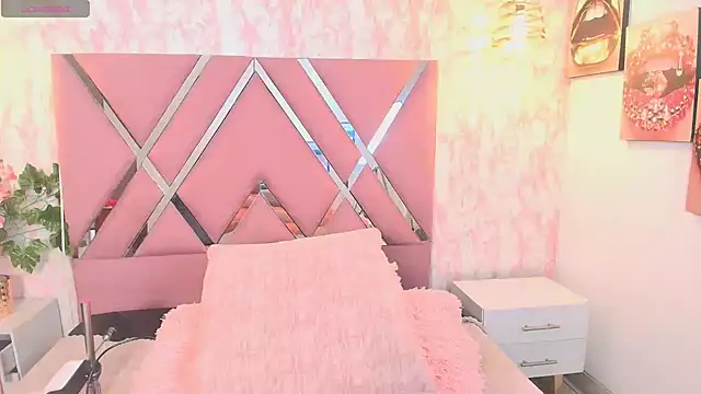 Snapshot of Dolce_pearl chatting on July 7, 2026, 7:23 am Dolce pearl online show from July 7, 2026, 7:23 am
