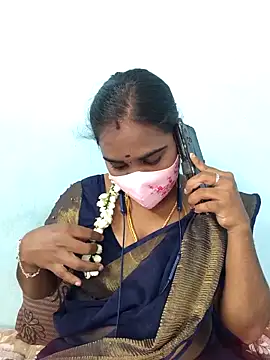 Snapshot of Tamil_riyalini12 chatting on April 25, 2026, 5:10 am Tamil riyalini12 online show from April 25, 2026, 5:10 am