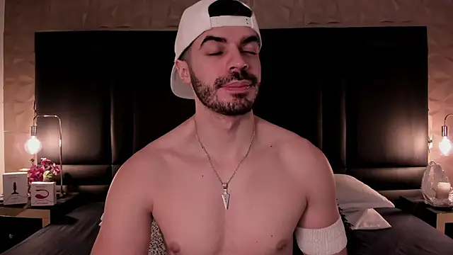 Snapshot of AxelThompson_ chatting on November 12, 2025, 11:58 am AxelThompson online show from November 12, 2025, 11:58 am