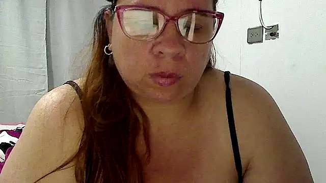 luciana69hot online show from June 16, 2026, 2:06 pm