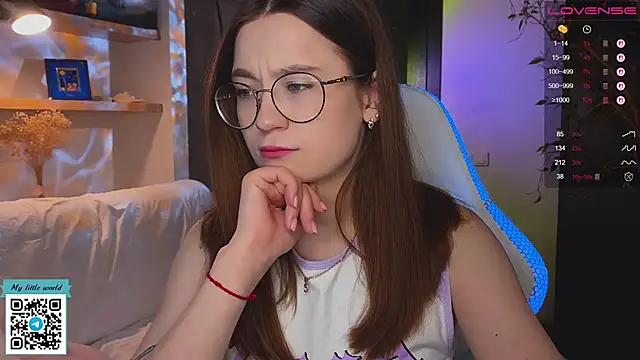 Snapshot of mia_here chatting on November 24, 2025, 2:11 am mia here online show from November 24, 2025, 2:11 am