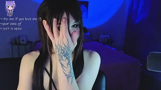 Snapshot of your_little_eva chatting on May 5, 2026, 12:13 am your little eva online show from May 5, 2026, 12:13 am