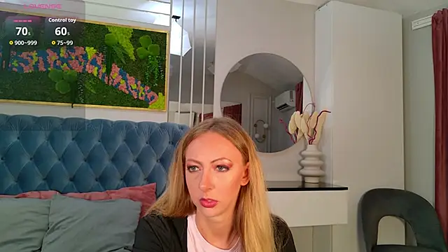 Snapshot of SiennaPierce chatting on June 12, 2026, 11:30 am SiennaPierce online show from June 12, 2026, 11:30 am