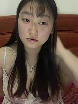 xialuo25 online show from April 24, 2026, 4:20 pm