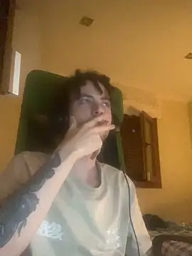 Snapshot of AngelJoven chatting on September 17, 2025, 10:23 pm AngelJoven online show from September 17, 2025, 10:23 pm