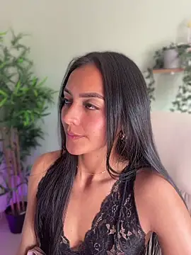 im-isabella online show from June 17, 2026, 8:19 pm