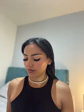 im-isabella online show from May 4, 2026, 9:39 pm