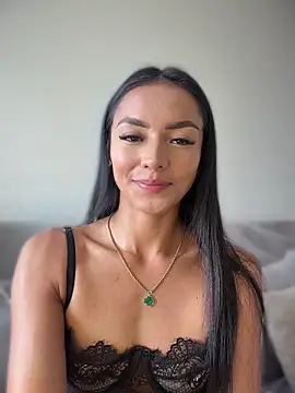 im-isabella online show from July 19, 2026, 5:10 pm