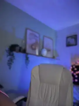 im-isabella online show from May 13, 2026, 7:32 pm