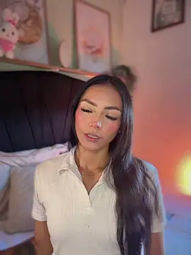im-isabella online show from July 14, 2026, 9:32 pm