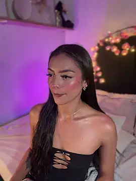 im-isabella online show from June 11, 2026, 12:32 am